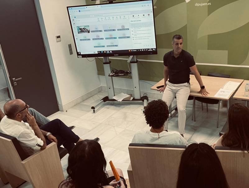 Diputación pone en marcha un centenar de cursos a través del programa Proempleo8