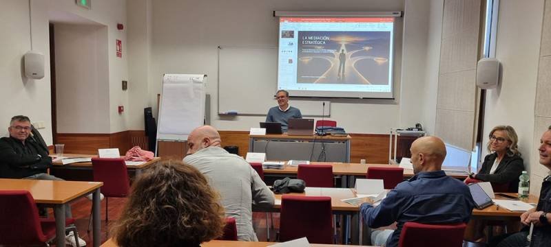 La sede de la UNIA en Baeza imparte una microcredencial sobre competencias avanzadas para la mediación