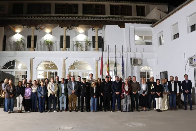Úbeda guarda un minuto de silencio en memoria de las víctimas del accidente ferroviario