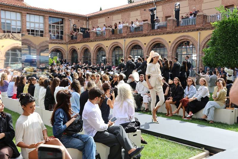 Úbeda acompaña a su Hijo Predilecto Moisés Nieto en su regreso a la Mercedes-Benz Fashion Week Madrid