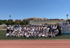 Foto de familia de autoridades, responsables de la Fundación y participantes en esta nueva edición del Campus celebrado en Úbeda.