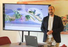 El concejal de Hacienda, Javier Gámez, durante su intervención.