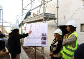 Antonia Olivares, visita la obra de rehabilitación La Casa de Artistas de Úbeda.