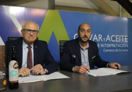 Firma del convenio IGO Aceites de Jaén.