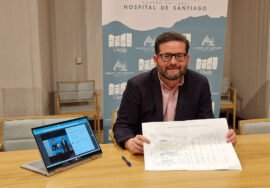 El concejal de Educación, Pedro Jesús López, tras su intervención.