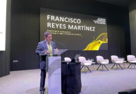 Reyes en la inauguración del Simpusium Científico-Técnico.