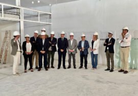 Autoridades y técnicos que han participado en la visita a las obras del mercado de Baeza.