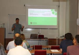 Una clase de la microcredencial 'Estrategias y cálculo de costes en la cadena de valor de los aceites de oliva'.