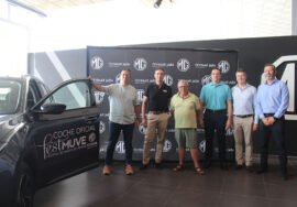 Entrega de los vehículos de la marca MG.