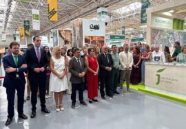 Autoridades presentes en la inauguración de Ibercaza