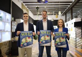 Luis Miguel Carmona, Francisco Javier Lozano y Soledad Román, en la presentación de estos cursos.