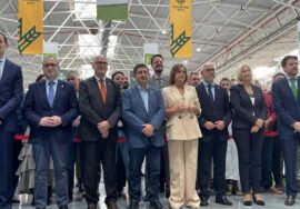 Autoridades en la inauguración de Tierra Adentro