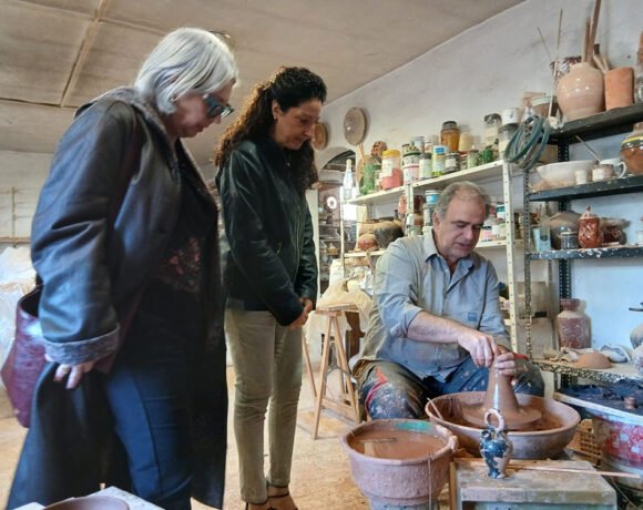 El maestro artesano Alberto Alameda en su taller de Úbeda.