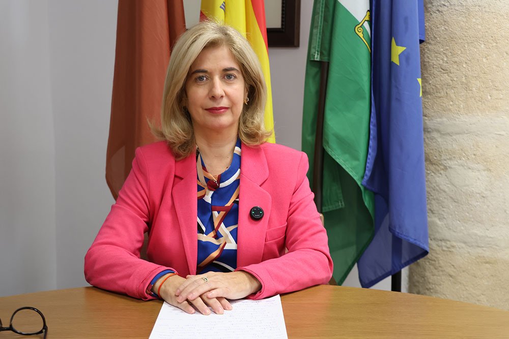 La alcaldesa de Úbeda, Antonia Olivares, durante su comparecencia.