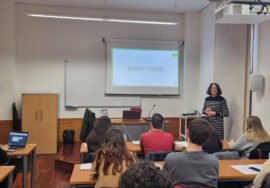 Una clase del Diploma de Experto en Fundamentos de Radioquímica y Farmacia Nuclear.