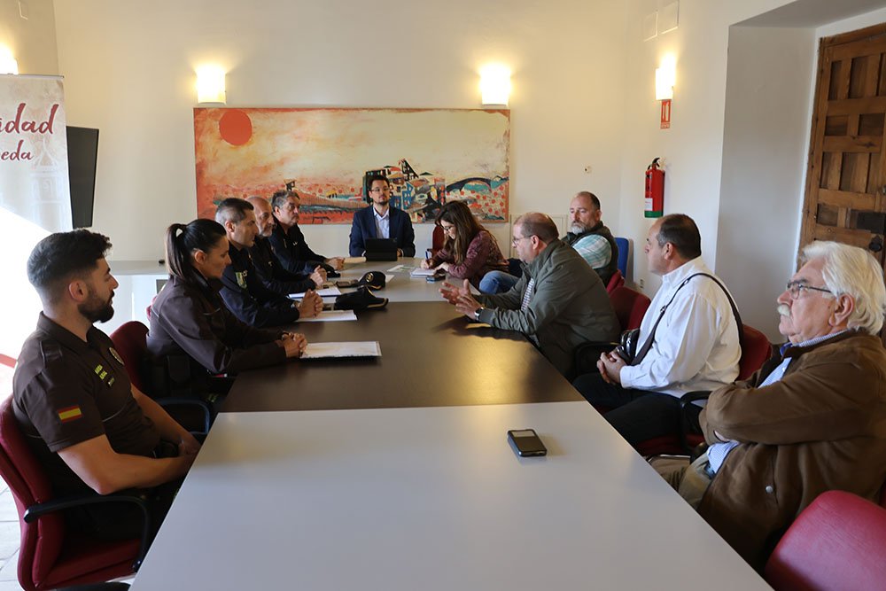 Reunión de coordinación para la seguridad en la campaña de aceituna de Úbeda.