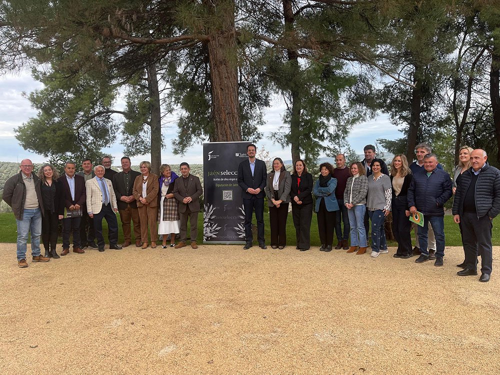 Foto de familia tras el anuncio del fallo de los Jaén Selección 2026