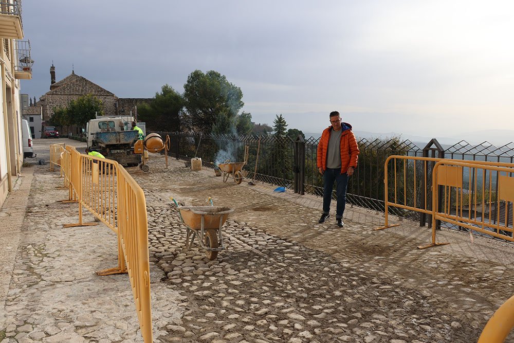 Visita a las obras en la calle Mirador de San Lorenzo.