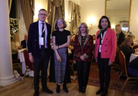 Antonia Olivares, alcaldesa de Úbeda y representante del GCPHE, y a otras autoridades.