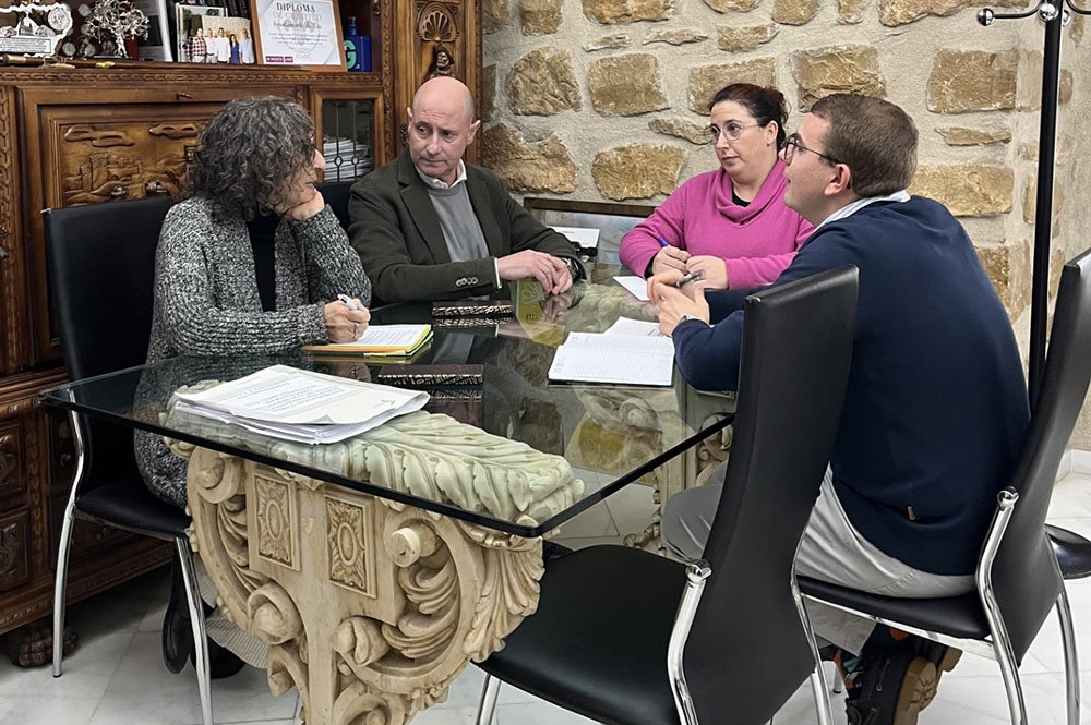 La reunión se ha celebrado en la sede del consistorio ruseño