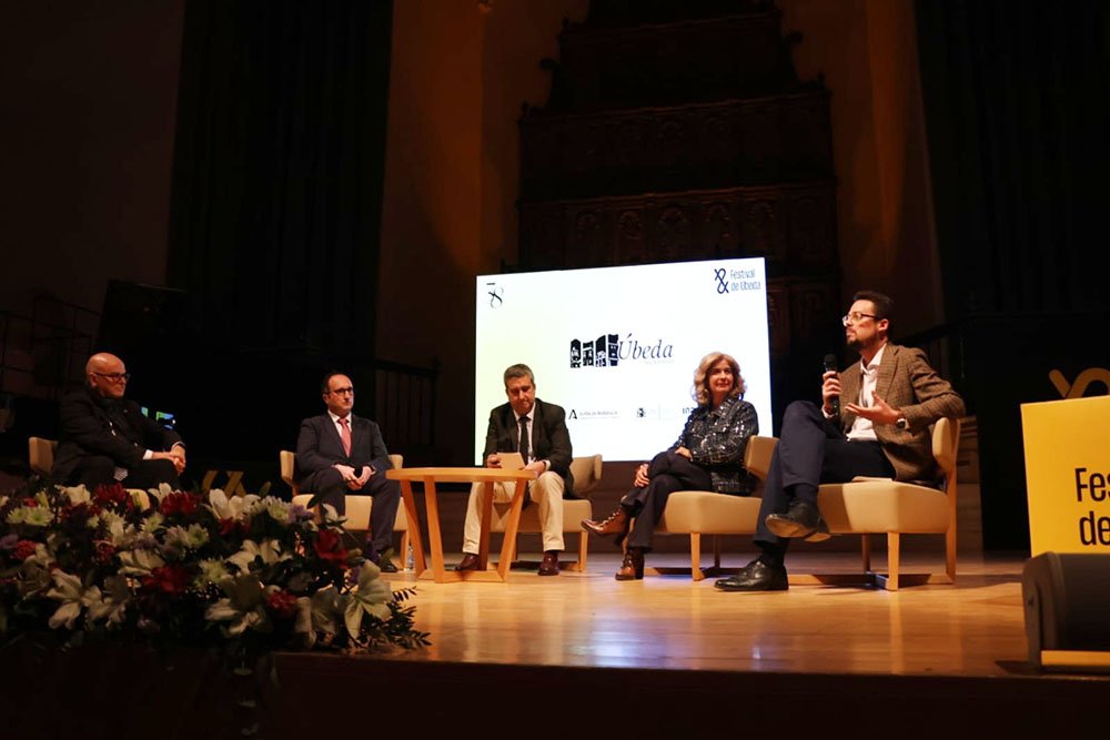 acto de presentación intervinieron, en representación de las instituciones,