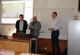 Manuel Parras interviniendo en la microcredencial de la UNIA