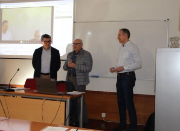 Manuel Parras interviniendo en la microcredencial de la UNIA