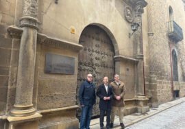 El presidente provincial del PP de Jaén, Erik Domínguez, durante su visita a Úbeda.