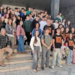 Fotografía de grupo de la XIV Olimpiada de Geología, celebrada en el Campus Las Lagunillas de la Universidad de Jaén.