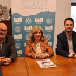Manuel Fernández, Antonia Olivares y Francisco Javier Lozano durante la reunión.