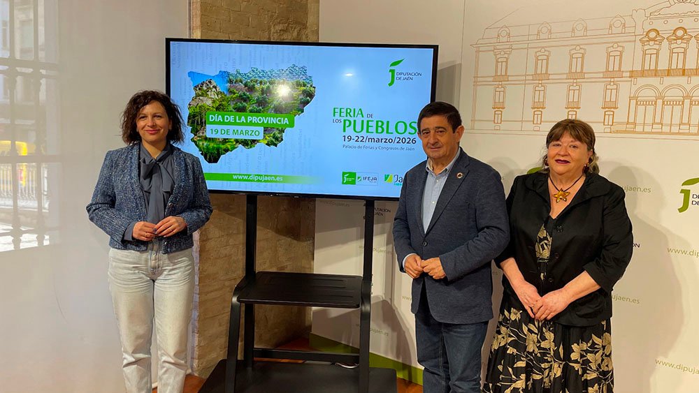 Isabel Uceda, Paco Reyes y Pilar Parra, en la presentación de la Feria de los Pueblos.