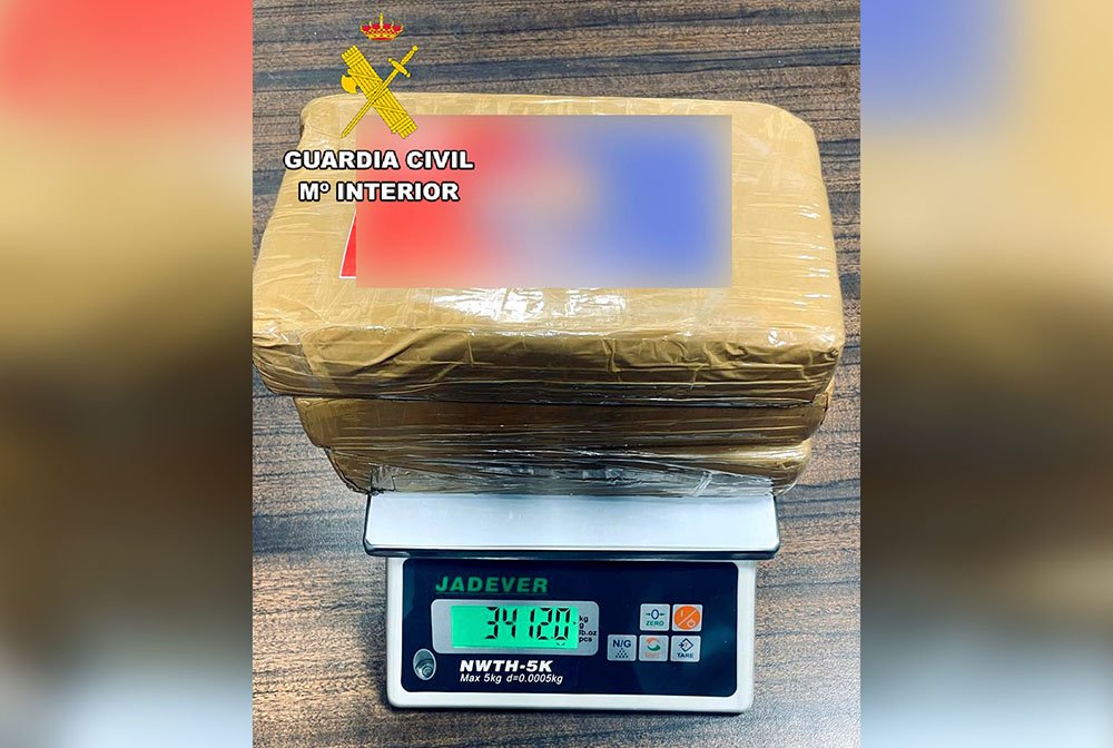 Paquetes con la cocaína intervenida.- GUARDIA CIVIL