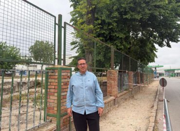 Jerónimo García visita las obras en la calle Ballesteros.