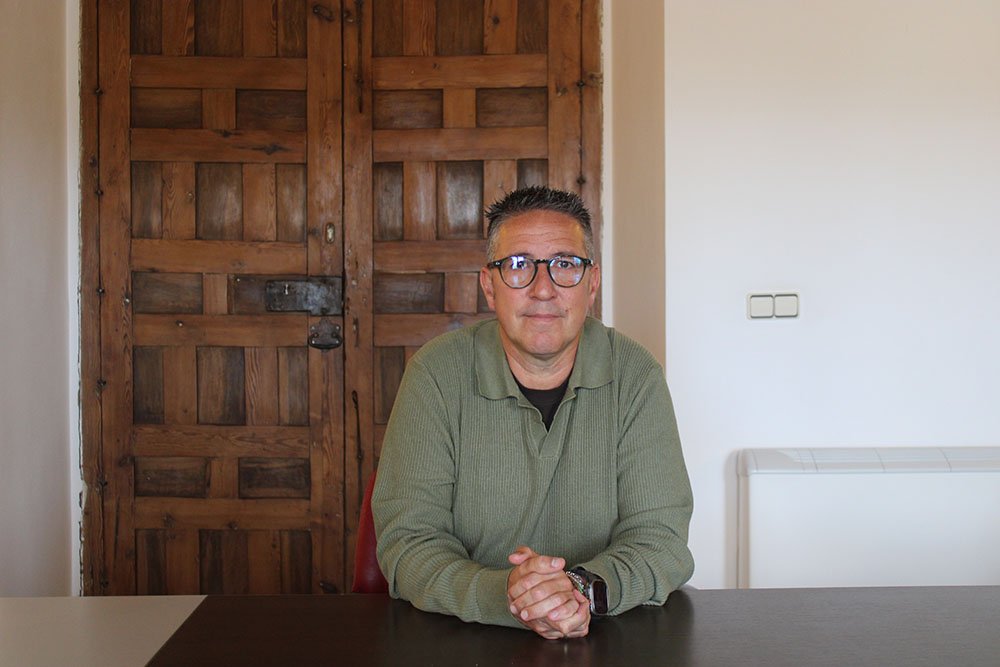 Presentación del pregonero y autor del cartel de Feria de San Miguel 2026.