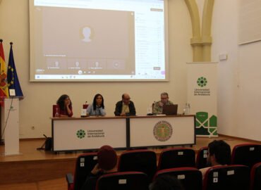 Mesa redonda sobre "Orígenes e impacto de la maestría en Agroecología".