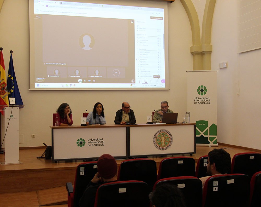 Mesa redonda sobre "Orígenes e impacto de la maestría en Agroecología".