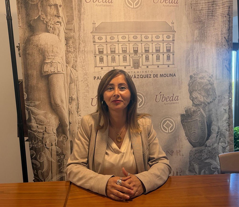 La concejala de Turismo, Elena Rodríguez, tras su intervención.