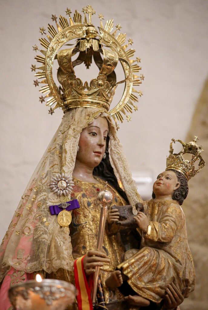 Santa María del Alcázar, Excelsa Patrona de Baeza.  Fotografías: Javier Ruiz Olivera y Miguel Ángel Anguis. 