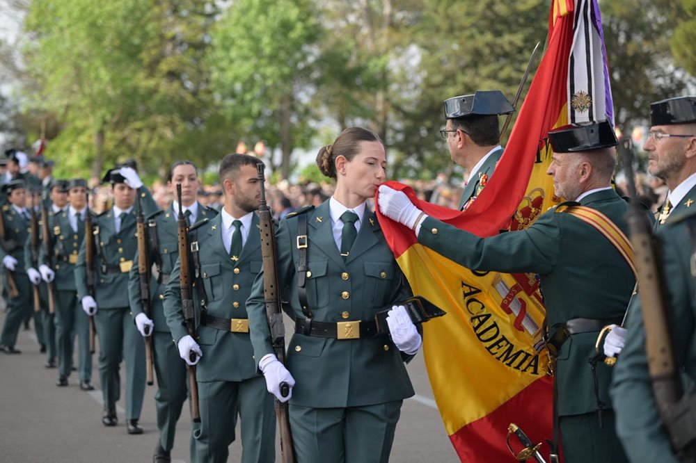 Un momento de la jura de bandera en la Academia de Cabos y Guardias de Baeza.