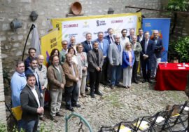 Foto de familia de organizadores, patrocinadores y colaboradores del Festival de Úbeda.