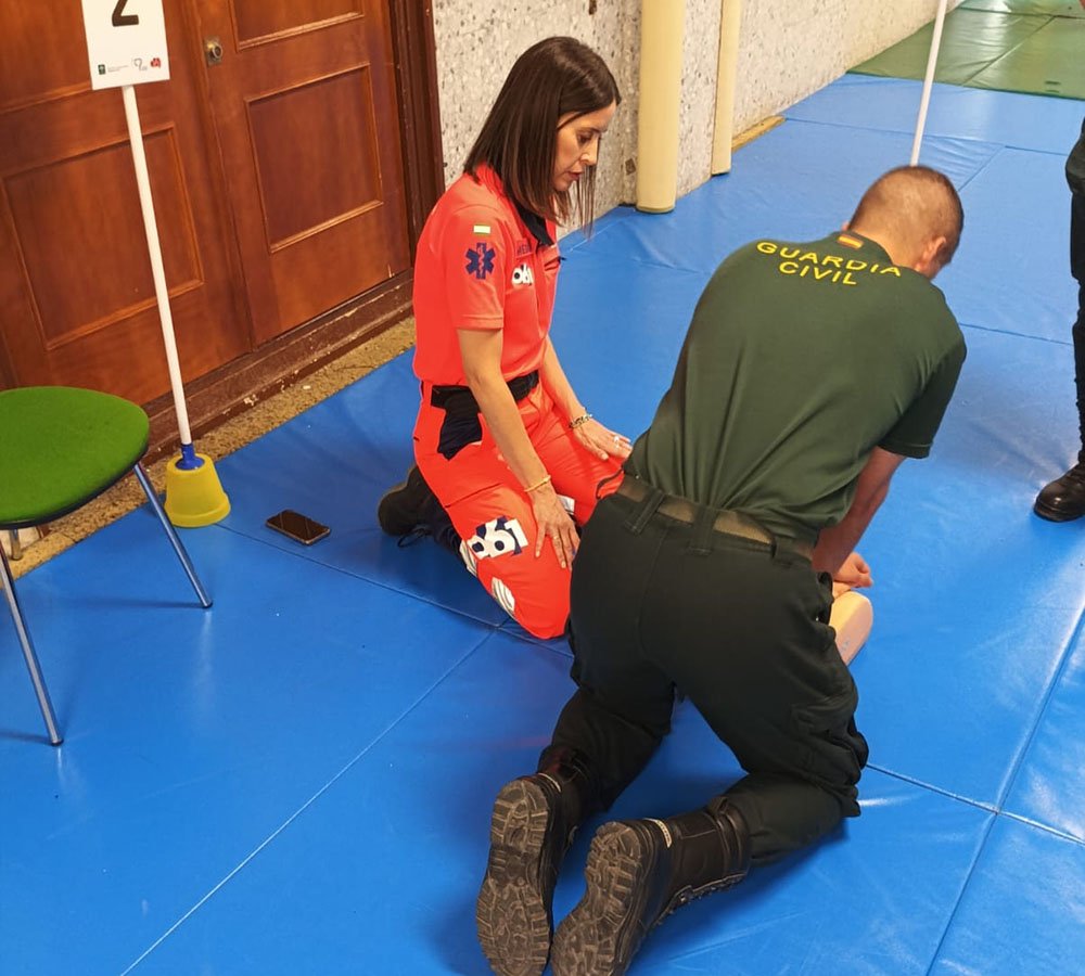 Entrenamiento en reanimación cardiopulmonar.