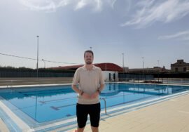 El concejal de Deportes, Francisco Javier Lozano, inaugura la temporada verano.
