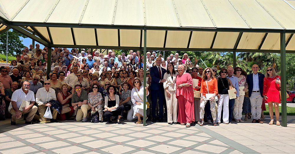Foto de familia de la clausura del programa Aula Abierta de la UJA 2025/2026