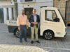 Presentación del nuevo coche eléctrico adquirido por el Ayuntamiento de Baeza.