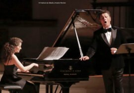 Actuación del tenor Piotr Beczala en el Hospital de Santiago.