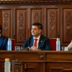 Juan Latorre, Paco Reyes y Francisca Medina, en esta sesión plenaria.