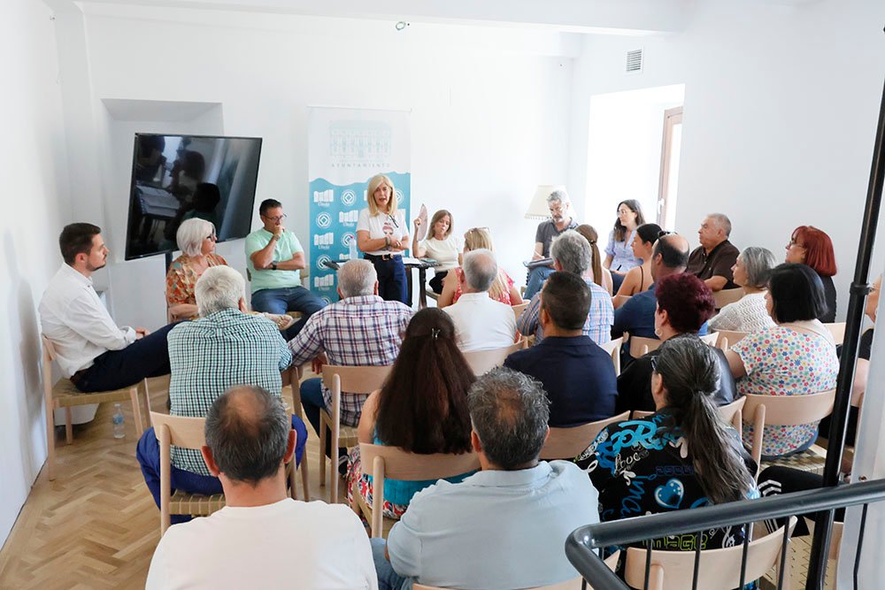 Reunión informativa con los vendedores del Mercado de Abastos de Úbeda.