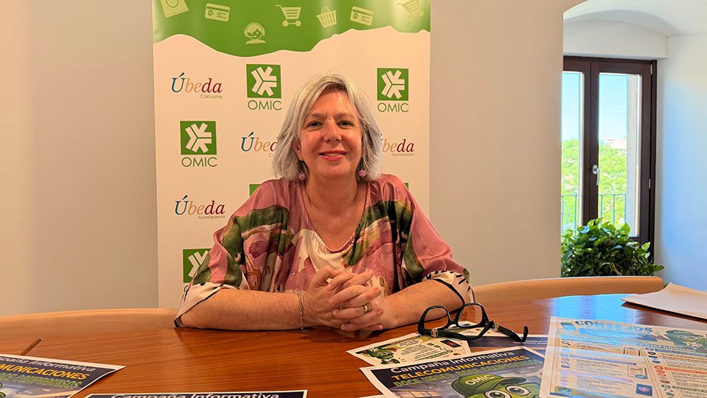 La concejala de Consumo, Teresa Torres, presenta la campaña.