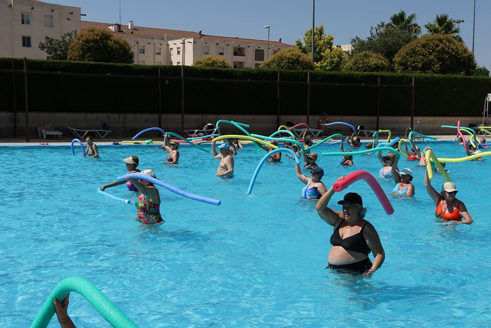 Una de las actividades celebradas en la piscina municipal.