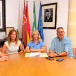 Antonia Olivares, acompañada por concejales/as Jerónimo García, María del Carmen García, Francisca Isabel Millán y Natalia Pérez.